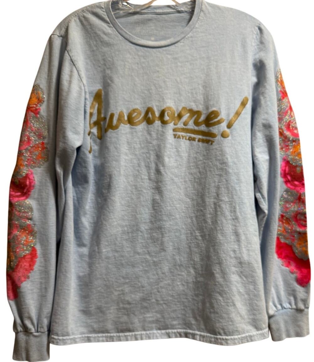 Taylor Swift Lover Album ME! Glitter Roses Awesome T-Shirt - Size Medium